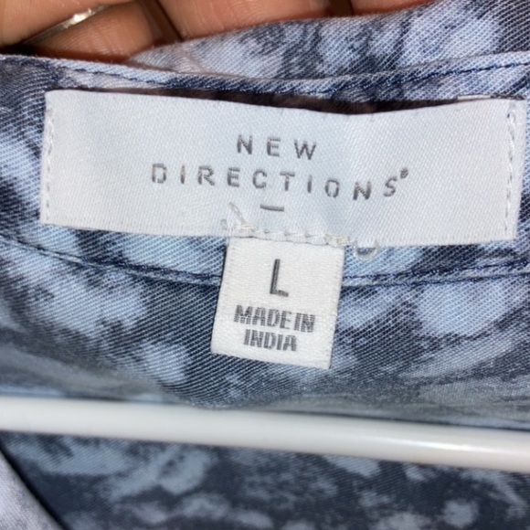 Dark blouse - Picture 3 of 3